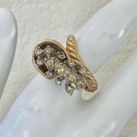 Vintage Gold Tone Cluster Ring with Clear Rhinestones - Picture 1 of 9
